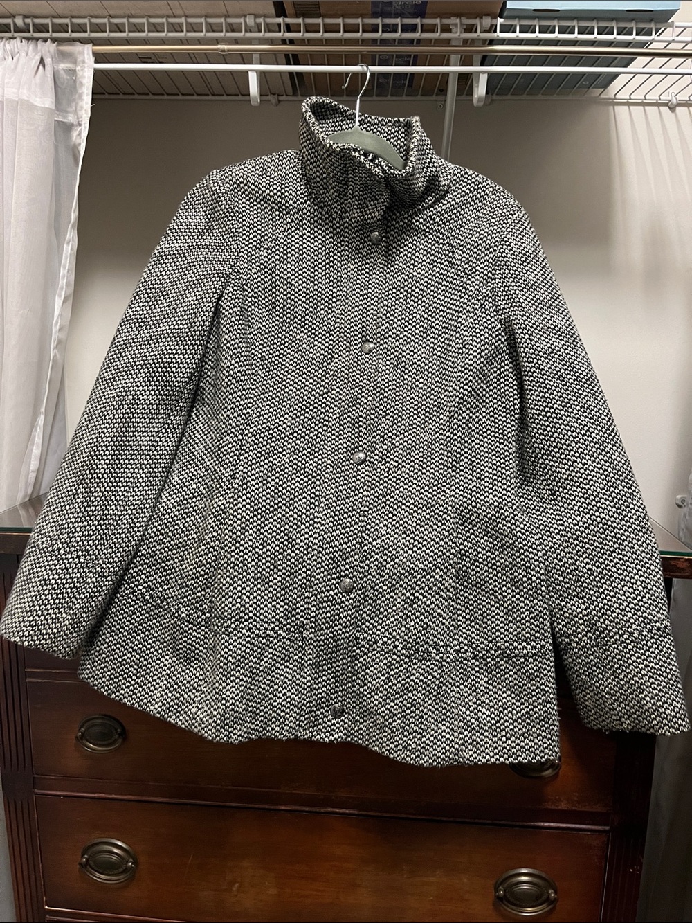 EUC Jessica Simpson Size Medium Black and White Houndstooth Coat